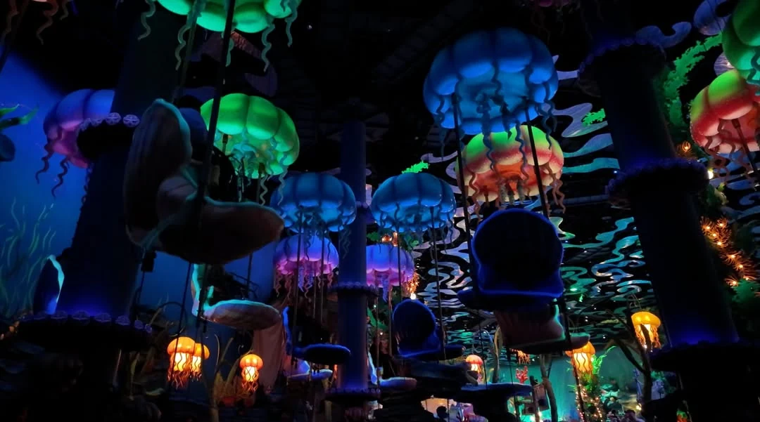 เครื่องเล่น Blowfish Balloon Race ใน Mermaid Lagoon