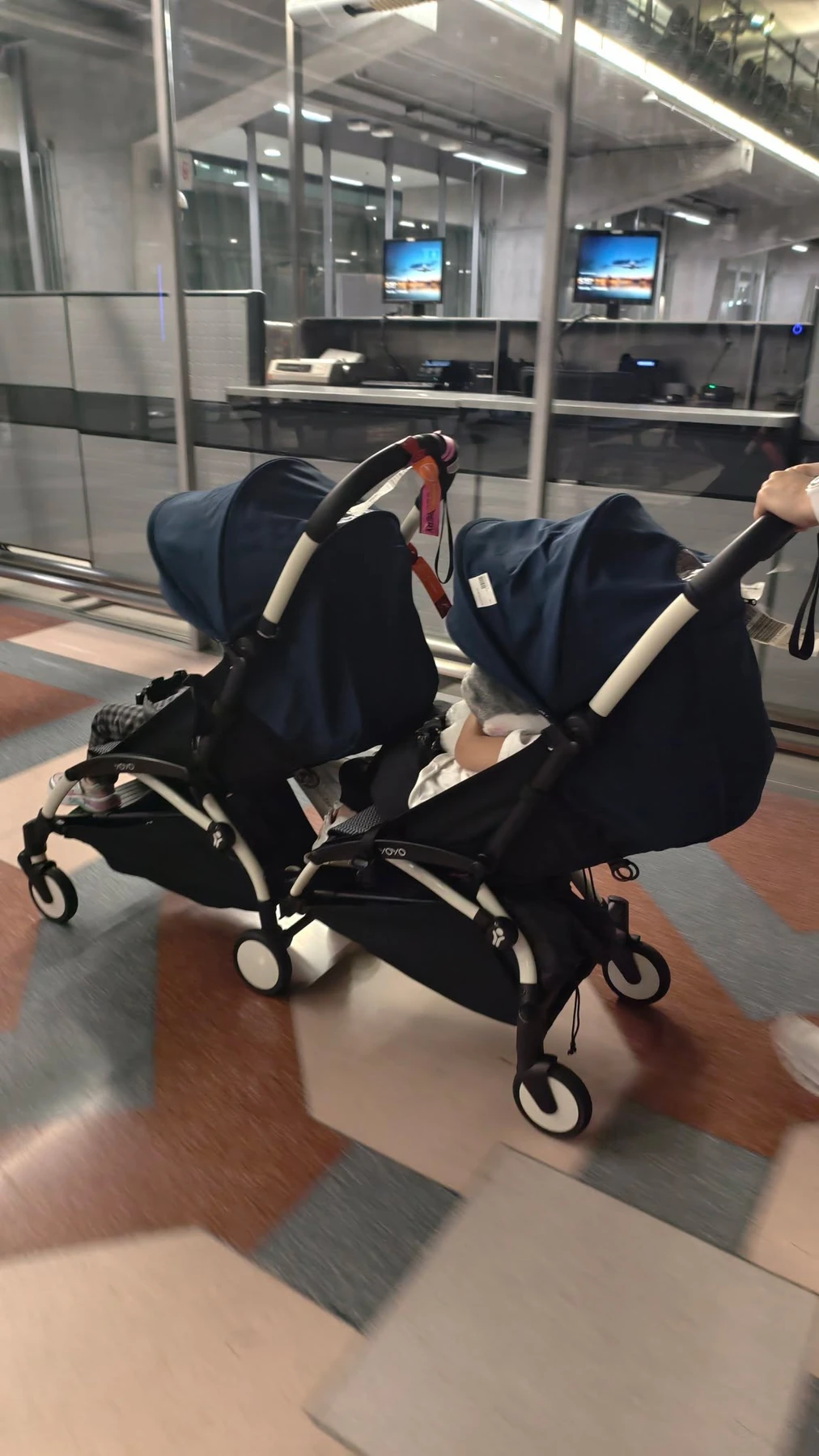 กางรถเข็นแล้วให้ลูกนอนต่อได้เลย ไม่ต้องเดินไปลุ้นรับที่สายพาน
